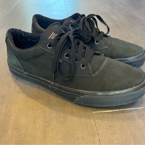 Vans - Picture 2 of 7